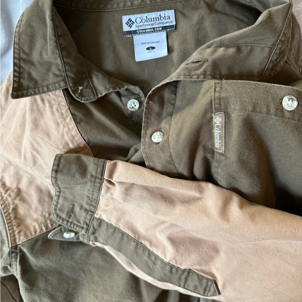 Columbia Men's Casual Shirt - Olive and Beige
